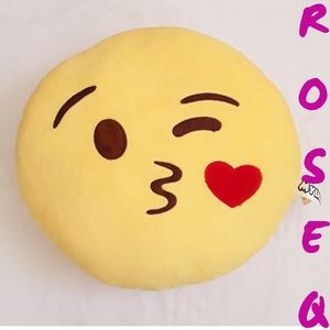 4/20$  My emoji kiss face plush pillow